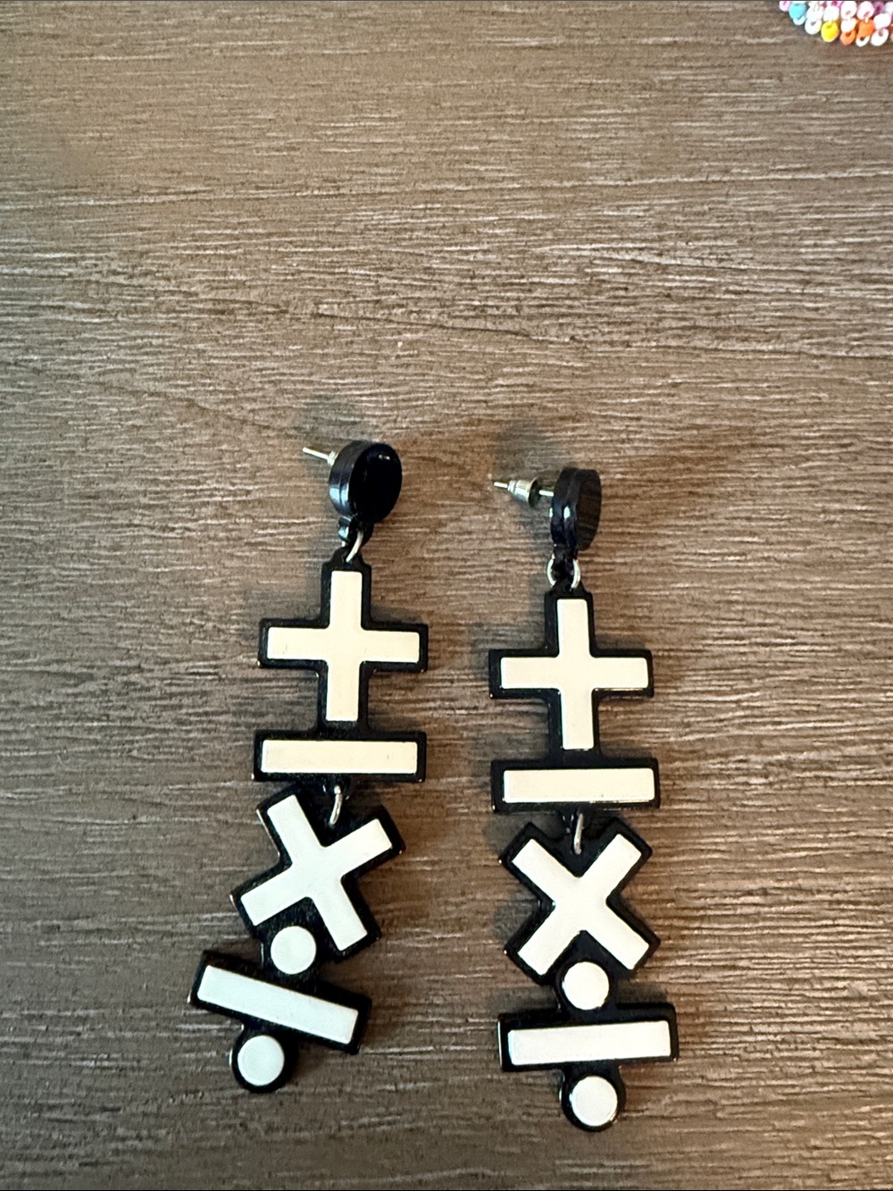 Unbranded Black & White Geometric Drop Earrings